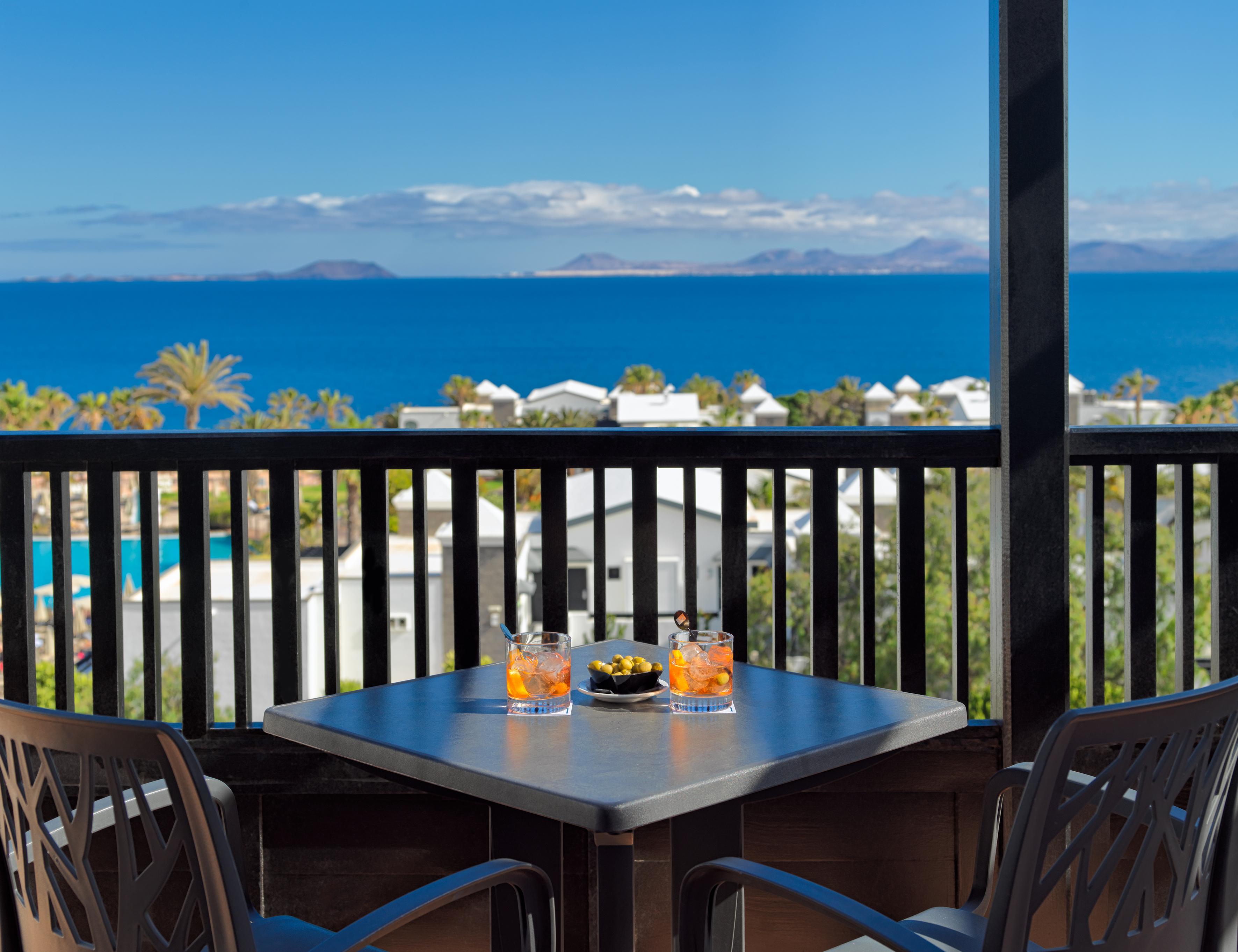 H10 Rubicon Horizons Collection (Adults Only) Hotel Playa Blanca  Bagian luar foto View from the balcony of a suite at the resort