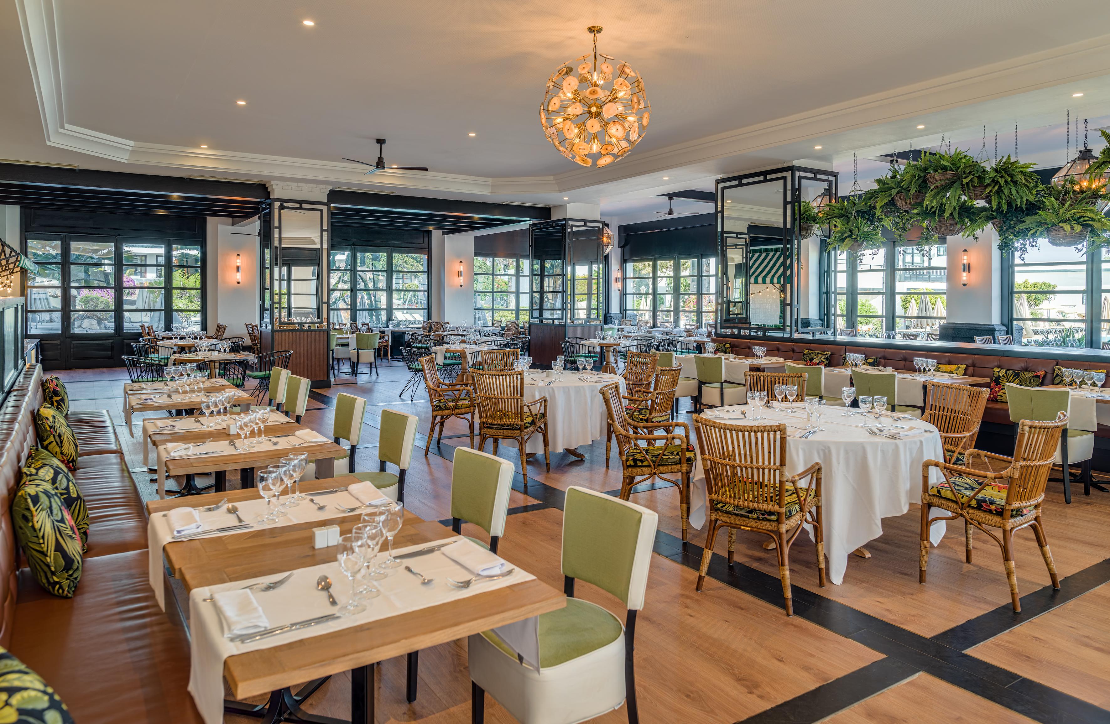 H10 Rubicon Horizons Collection (Adults Only) Hotel Playa Blanca  Bagian luar foto The interior of the restaurant